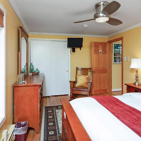 אנקורג' A Wildflower Inn מראה חיצוני תמונה