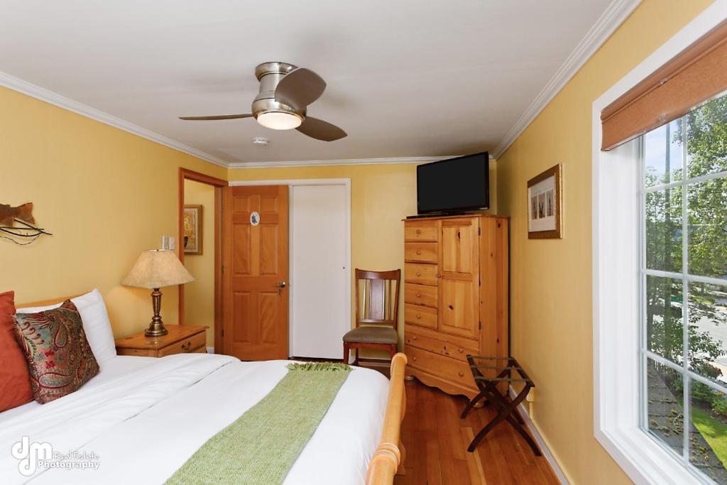 אנקורג' A Wildflower Inn מראה חיצוני תמונה